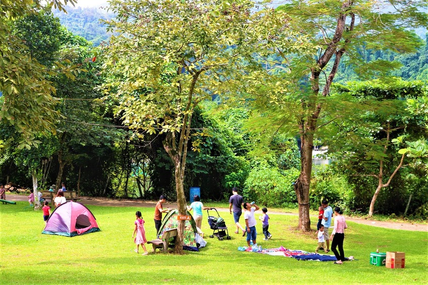 Camping qua đêm ở Sơn Tinh Camp - Địa điểm thu hút du khách tại miền Bắc