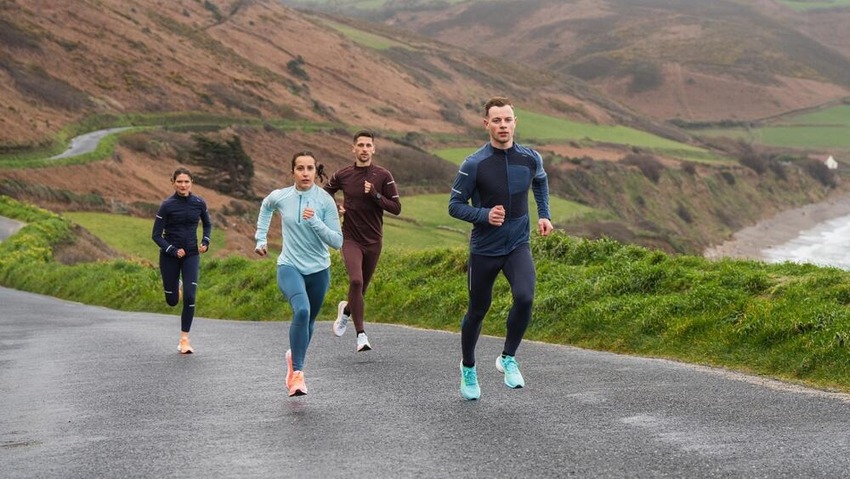 Chạy Marathon tổ chức trên các tuyến đường rải nhựa hoặc đường đô thị với cự ly dài
