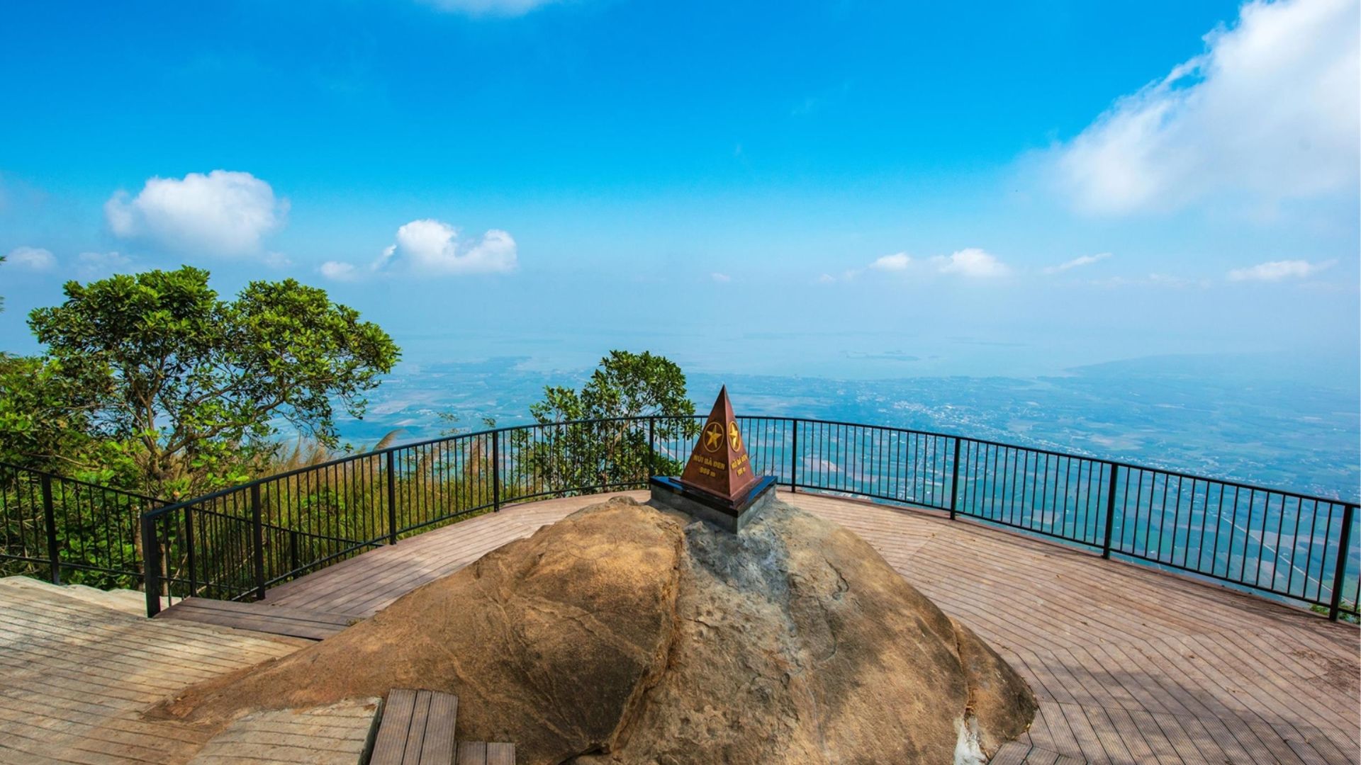 Leo núi gần Sài Gòn tại đâu? Cần chuẩn bị gì khi leo núi gần Sài Gòn?