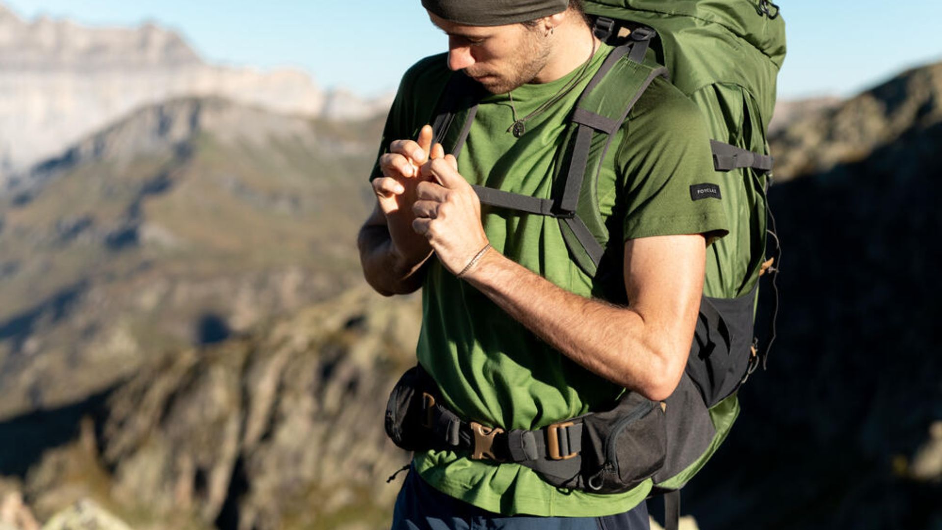 Gợi ý 20+ outfit leo núi an toàn, thoải mái hợp thời trang nhất 2024