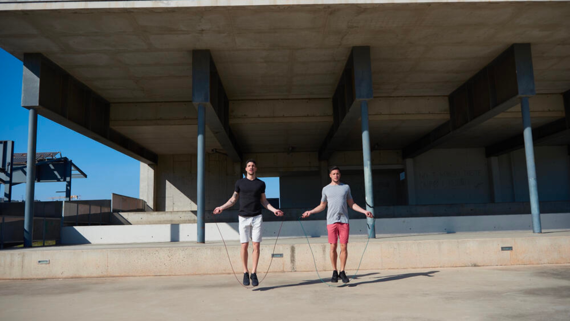 Nhảy dây có to chân không? Hướng dẫn nhảy dây giúp chân săn chắc