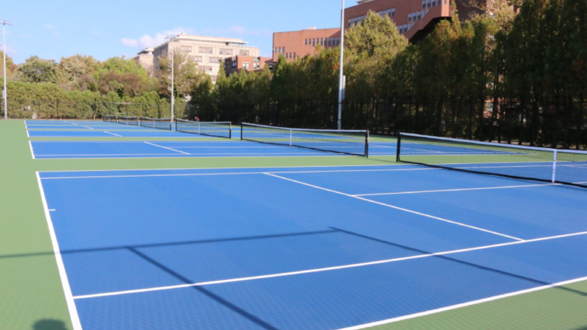 [Cập nhật] 90+ sân Tennis TP.HCM đạt chuẩn 2025