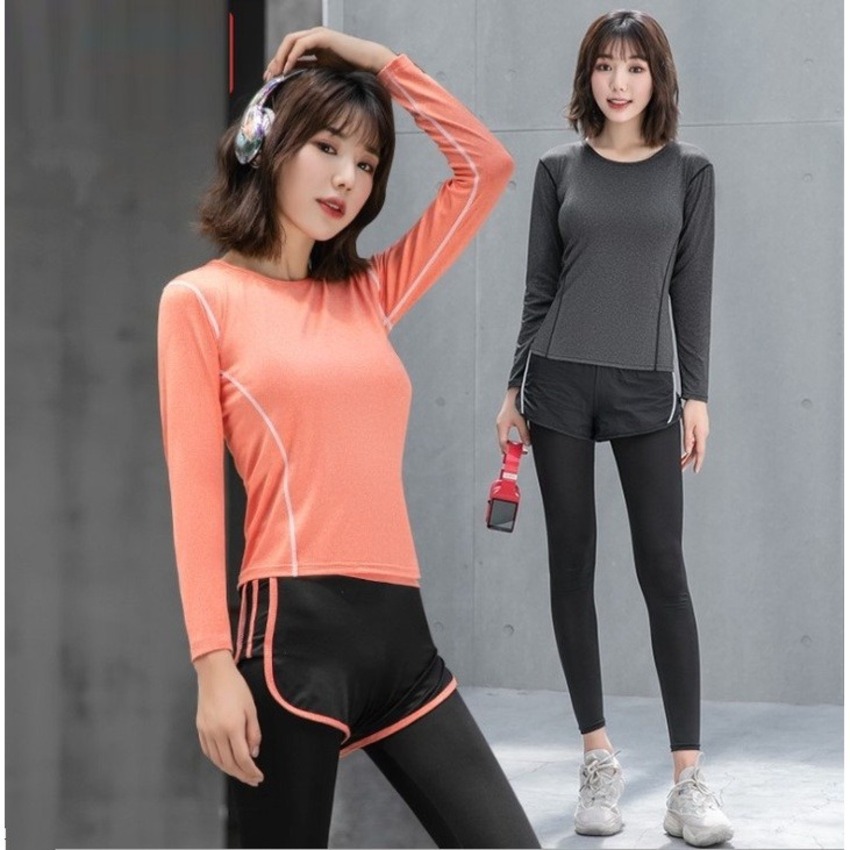 Quần legging và áo nỉ sự kết hợp đơn giản nhưng toát lên vẻ trẻ trung, năng động