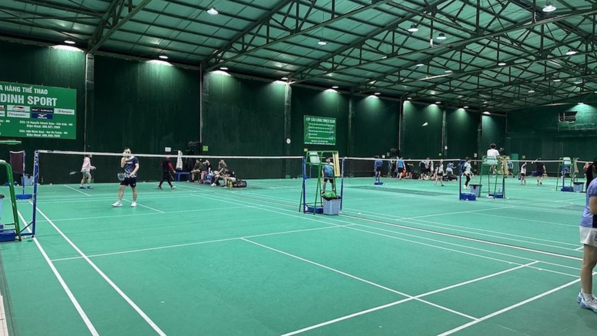 Top 3 sân cầu lông Minh Khai CHẤT LƯỢNG và giá cả HỢP LÝ