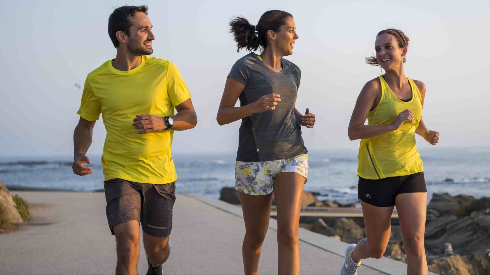 10+ outfit với quần short giày thể thao thời trang, ấn tượng 