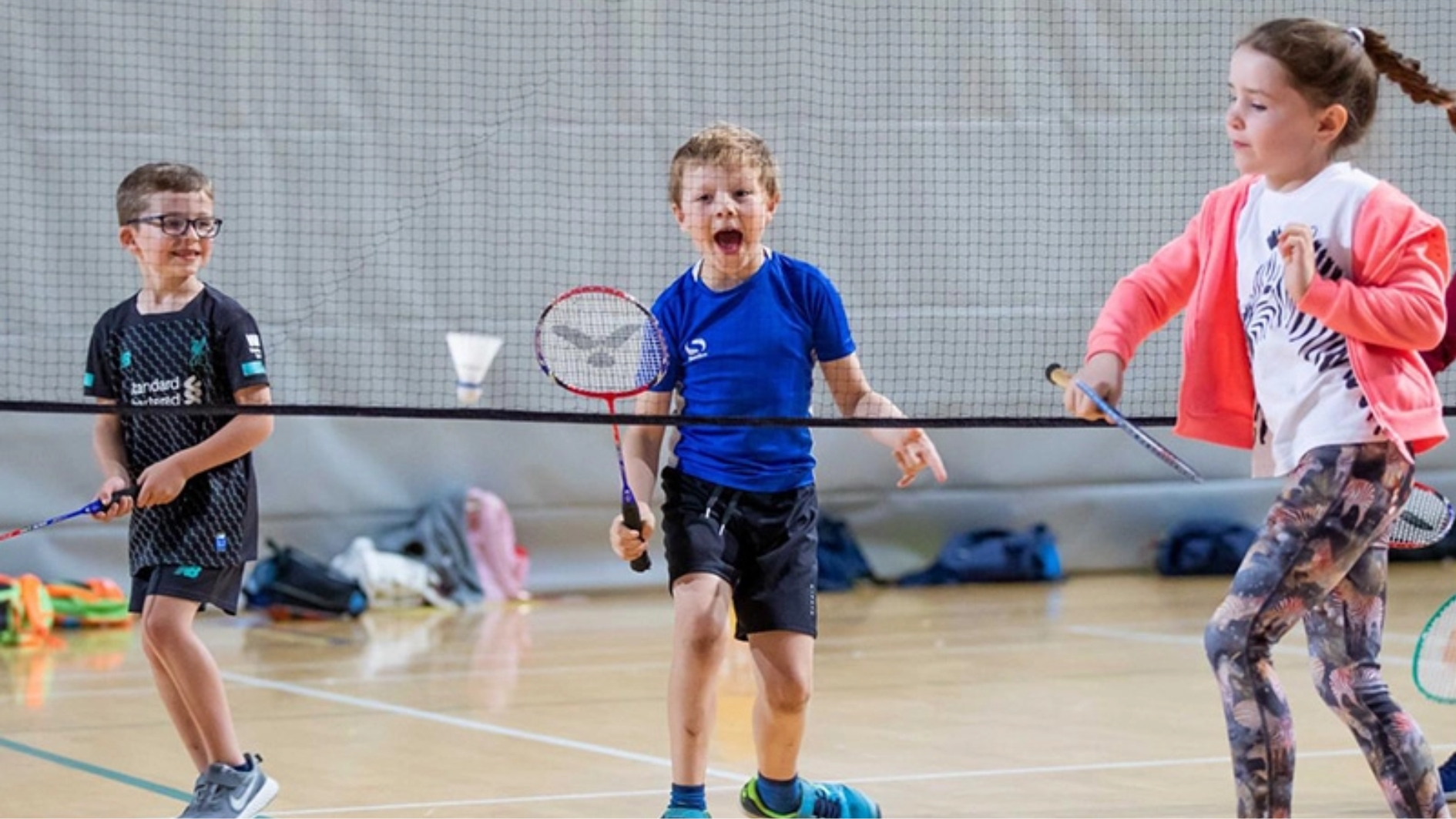 [TỔNG HỢP] 10 vợt cầu lông trẻ em BỀN CHẮC & NHẸ 2025!