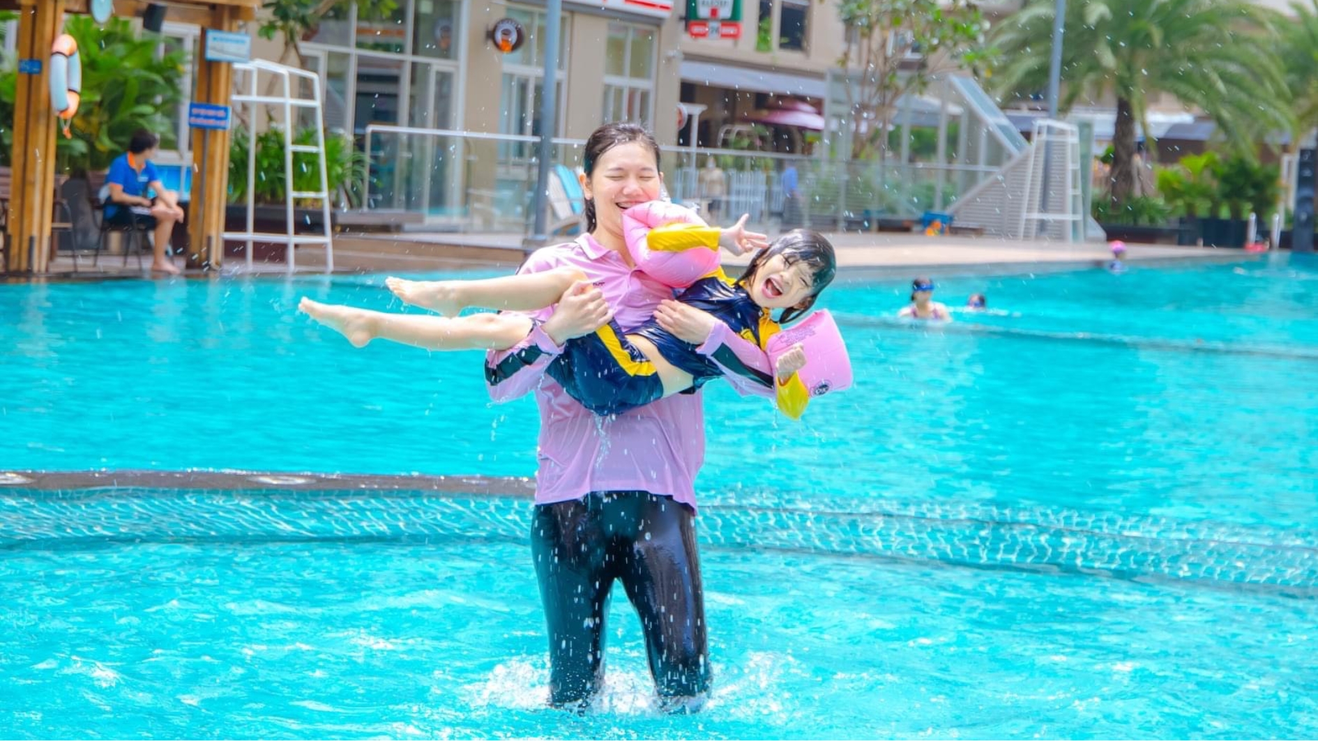 Cho bé học bơi ở đâu TPHCM? Khám phá 10+ địa chỉ dạy bơi chất lượng