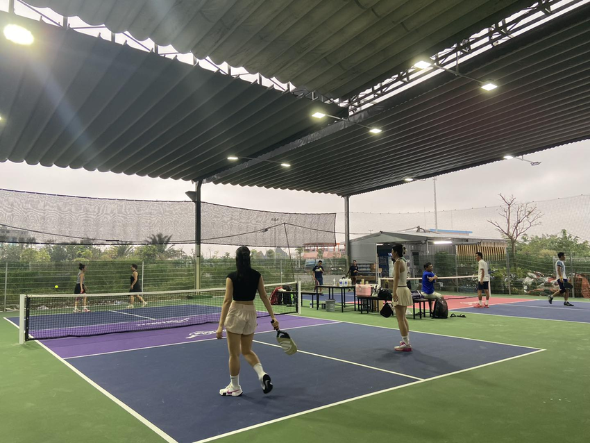 Ngọc Thuỵ là một trong những sân pickleball Long Biên có cơ sở vật chất hoàn chỉnh và mức giá bình dân