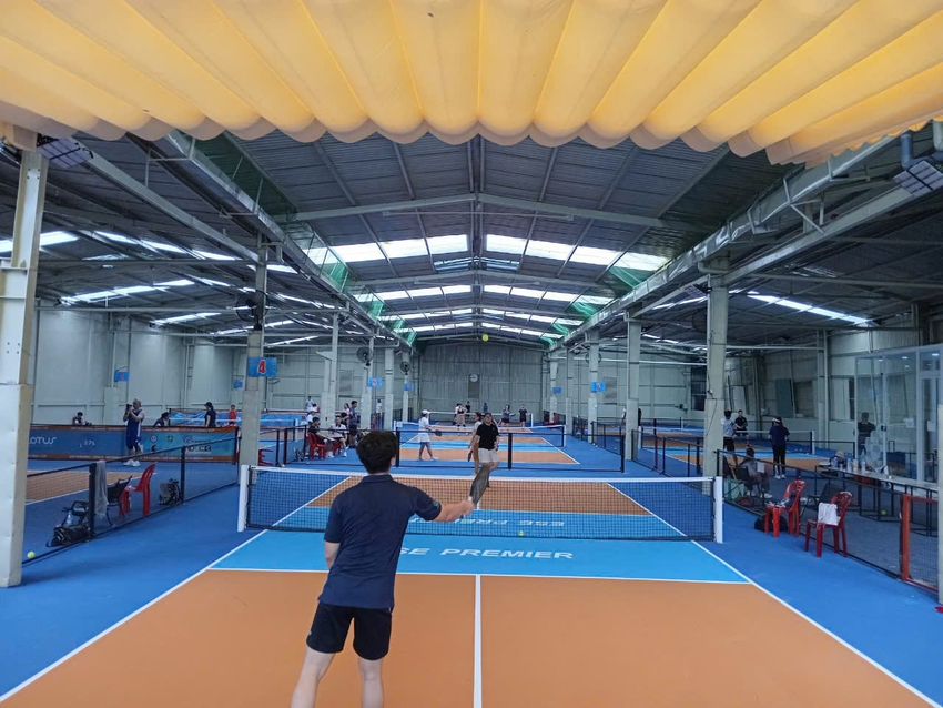 Cụm 8 sân tập rộng rãi tại ESE Pickleball nằm trong danh sách sân pickleball Quận 7