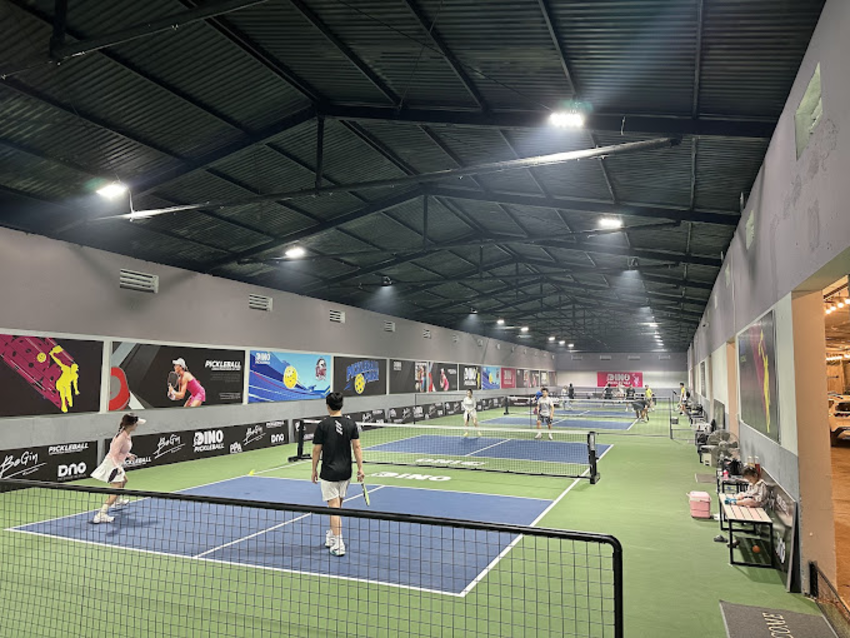 Cụm sân tập trong nhà hiện đại và tiện nghi tại Dino Pickleball Club