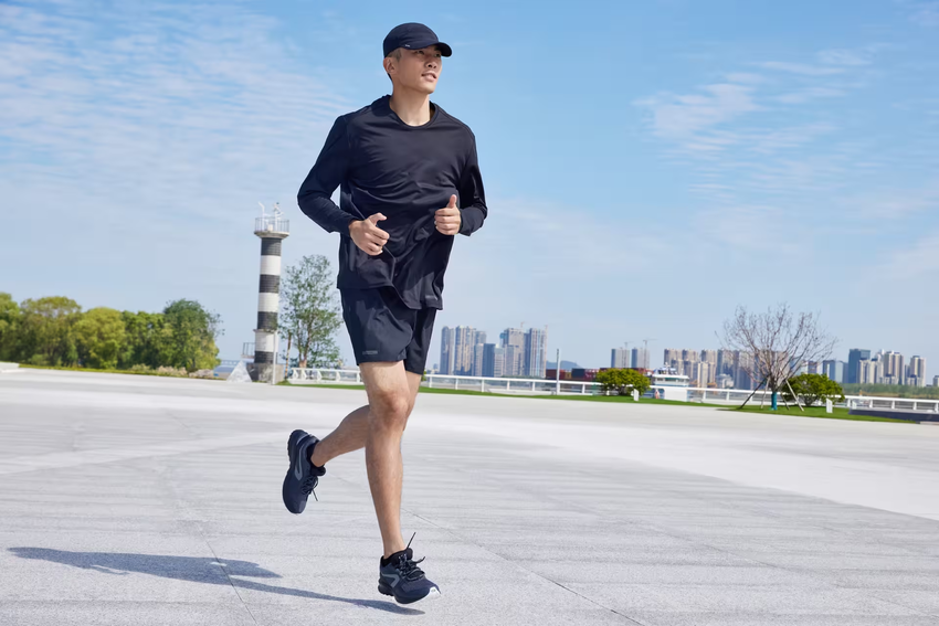 Bạn nên chạy chậm 1 chút ở 3km đầu tiên là cách chạy bộ không mệt