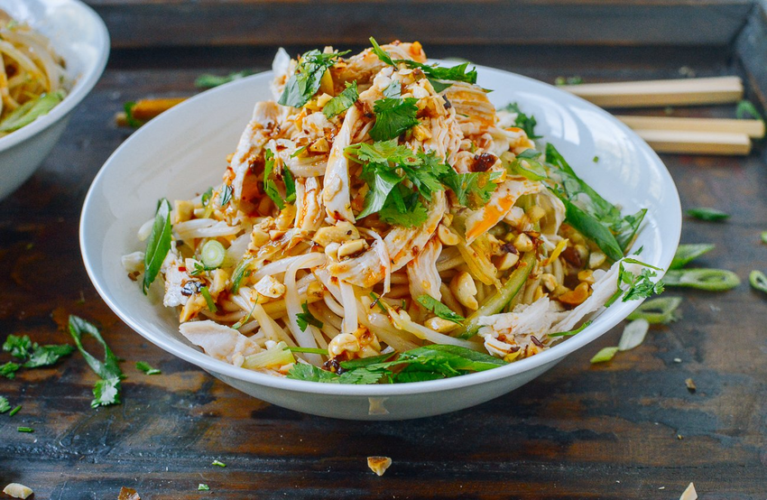 Ức gà trộn miến dong (ảnh minh họa)