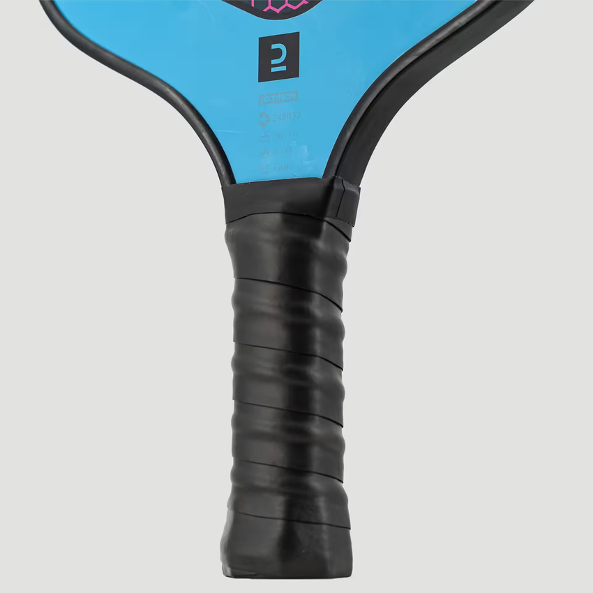 Cách chọn vợt pickleball là vợt có tay cầm phù hợp với kích thước bàn tay