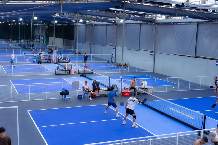 Sân Pickleball Hoàng Quốc Việt sở hữu quy mô lên tới 11 sân