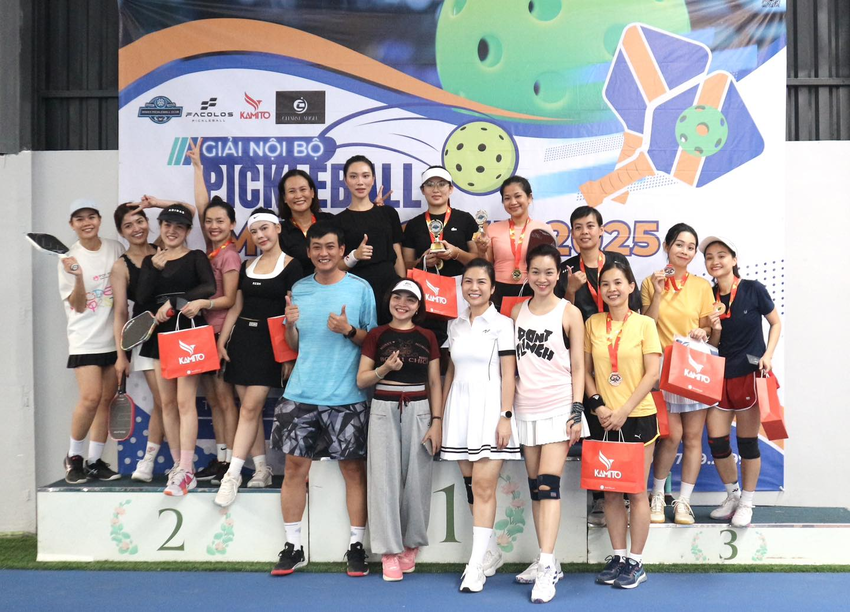 Tại Minry Pickleball Club là một trong những sân pickleball Quận 7, nhiều hoạt động thú vị được tổ chức thường xuyên, mang lại sân chơi gần gũi nhất, không phân biệt trình độ