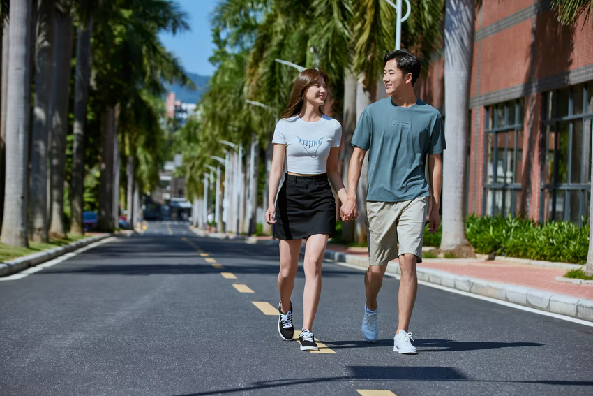 Đi bộ giúp bạn hít thở không khí, cải thiện tâm trạng