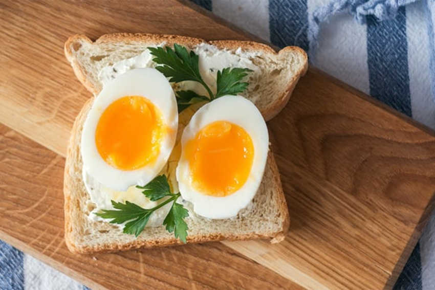 Bắt đầu bữa sáng bằng trứng gà
