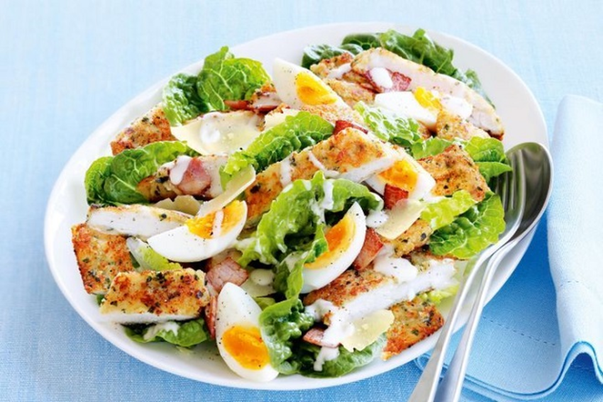 Món trứng salad với nhiều ranh xanh, đạm