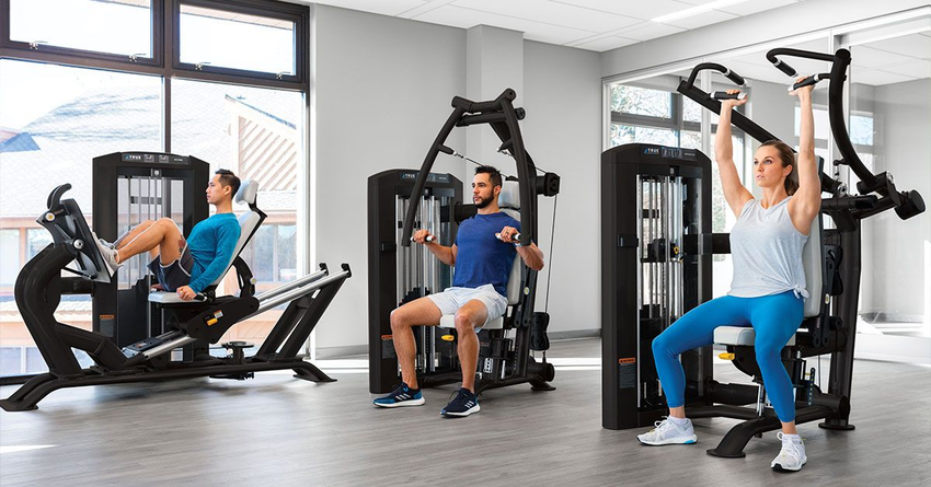 Có rất nhiều loại máy tập kháng lực dành cho một nhóm cơ cụ thể. Hầu hết các phòng gym đều có loại máy này