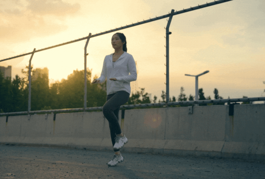trước khi tập những bài tập tăng chiều cao cần bài khởi động chạy nâng cao gối