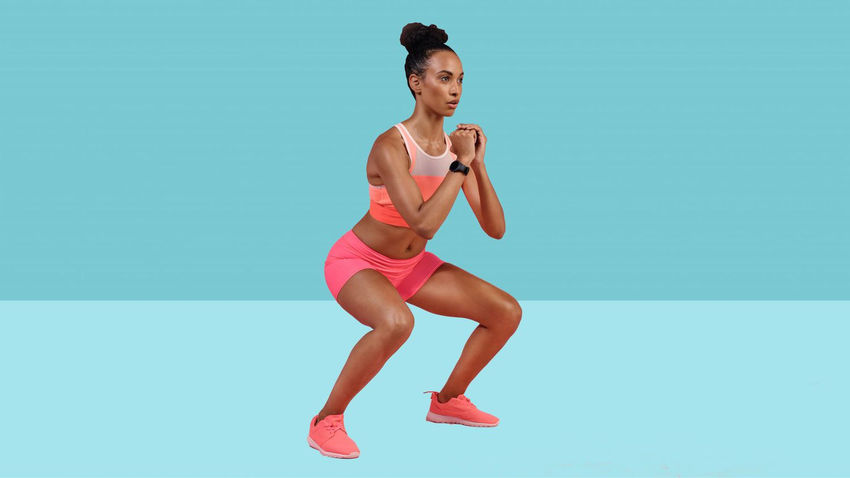 Squats là bài tập mông kích thích cơ mông toàn diện.