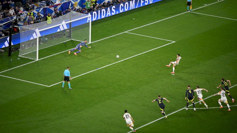 Đá penalty là gì? Giải thích chi tiết cho người mới tìm hiểu bóng đá