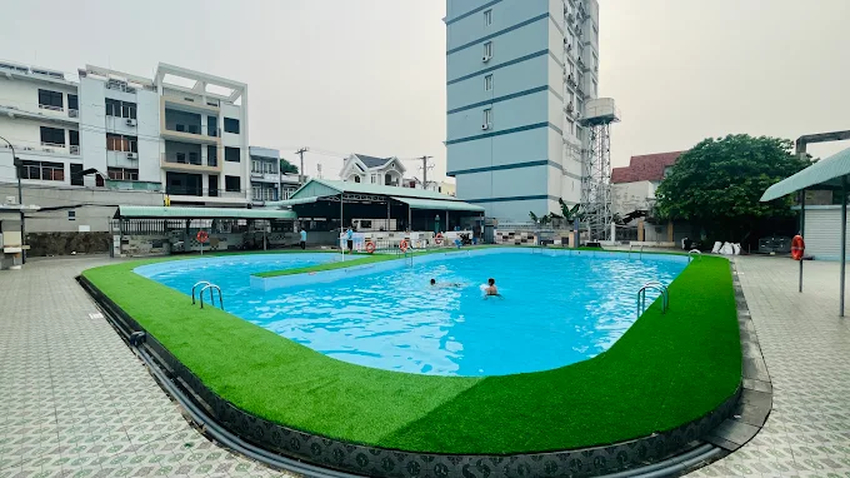 Hồ bơi Mèo Mun