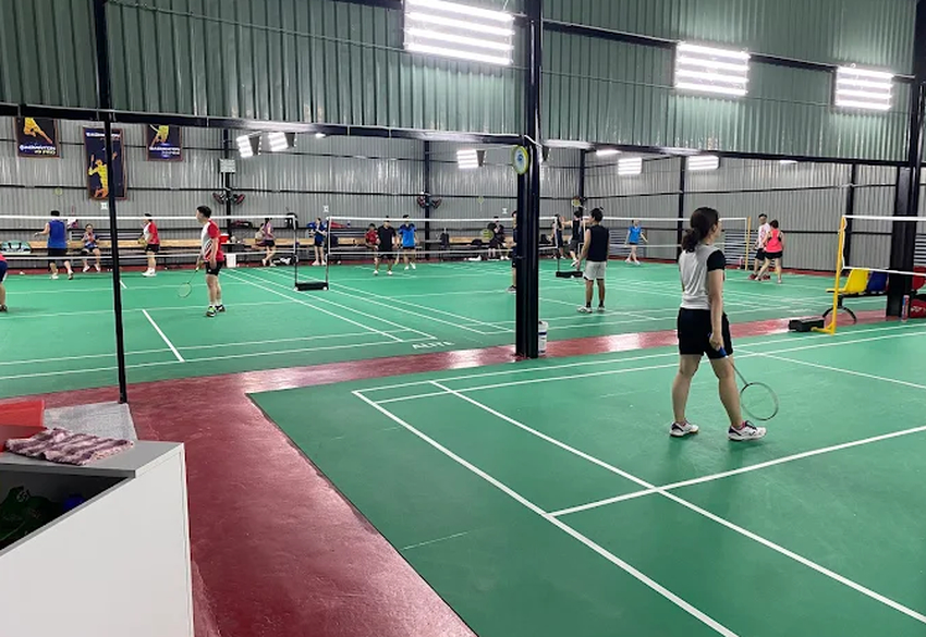 Sân cầu lông 79 Pro là nơi thu hút được nhiều người chơi cầu lông