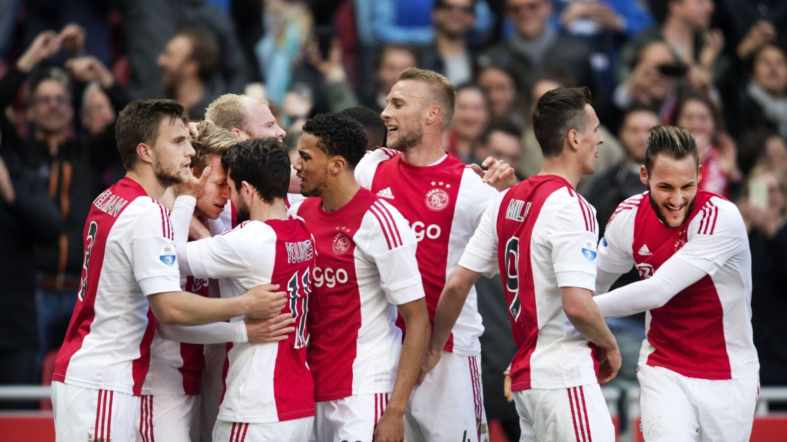 Ajax Amsterdam là biểu tượng lớn nhất của bóng đá Hà Lan và là một trong những CLB có truyền thống đào tạo trẻ xuất sắc nhất thế giới