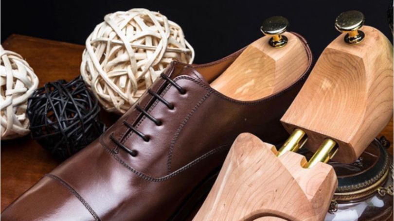 6 Cách làm giày rộng ra 1 size tại nhà cực dễ