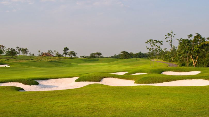 Sân Golf Sky Lake: Thông tin, giá thuê, thiết kế & đánh giá
