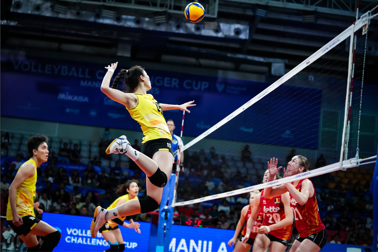 Bóng chuyền bao nhiêu tiền? Tổng hợp chi phí & Mẹo tiết kiệm