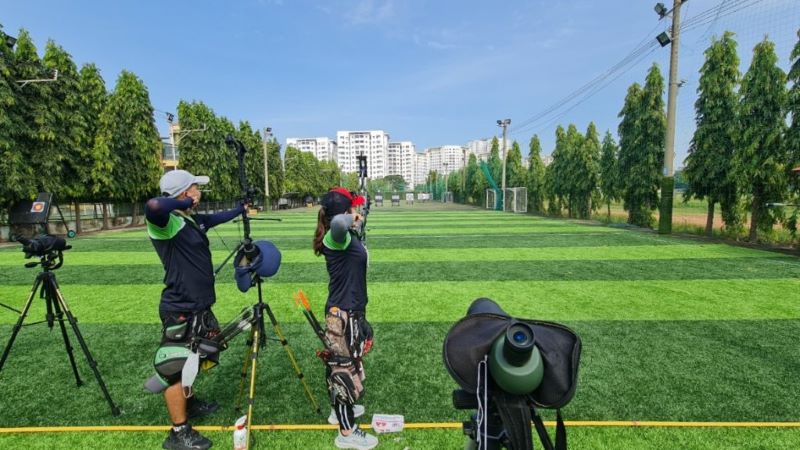 Bạn nên đến các câu lạc bộ chuyên nghiệp để học bắn cung bài bản và nhanh tiến bộ - nguồn: Internet