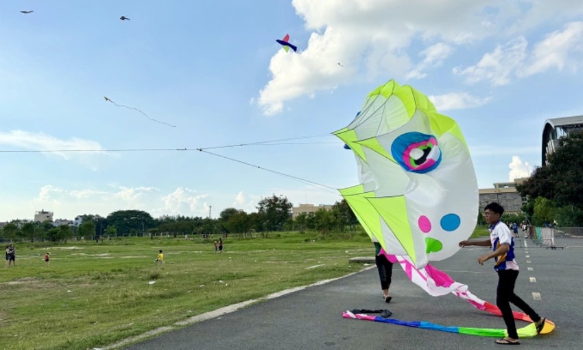 Khu thả diều nhà thi đấu đa năng Quận 12 - Nguồn: Internet