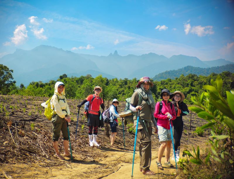 Đoàn leo núi chinh phục đỉnh Chư Mư (Nguồn: Internet)