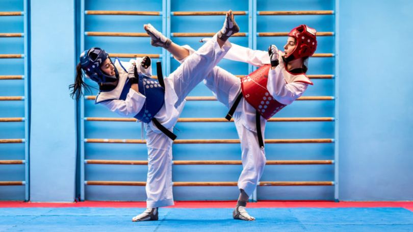 Muay Thai vs Taekwondo: Môn Võ Nào Phù Hợp Với Bạn?