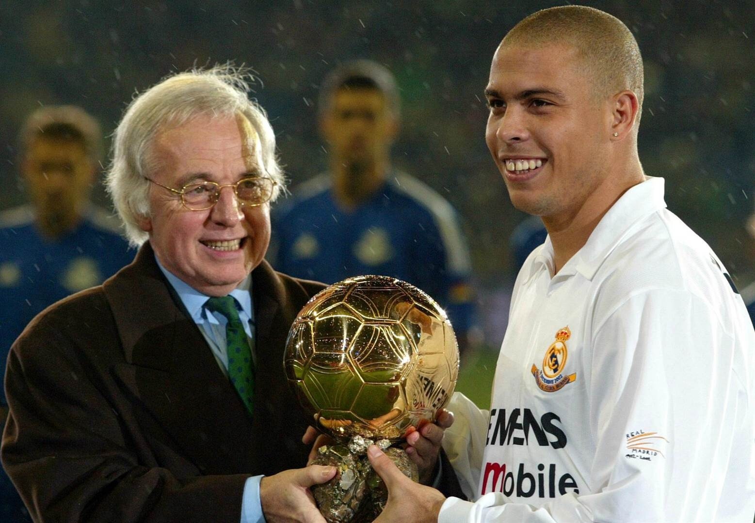 Ronaldo Nazário đoạt quả bóng vàng khi chỉ mới 21 tuổi (Nguồn: Internet)
