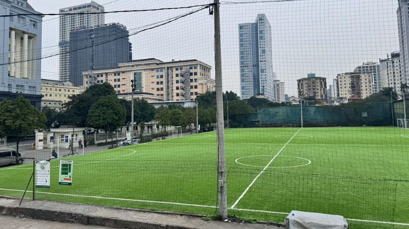 Sân bóng Đông Đô 2 có gì: Hệ thống sân – Dịch vụ – Giá thuê mới nhất