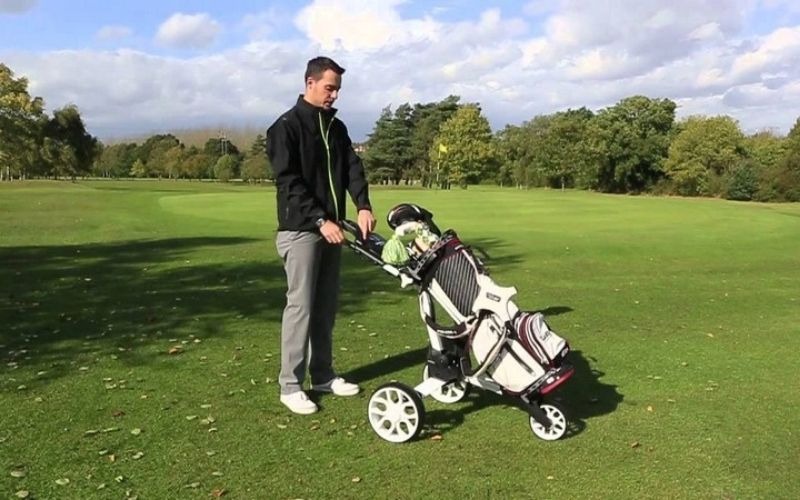 Buggy là thiết bị chở túi gậy và phụ kiện chơi golf (Nguồn: Internet)