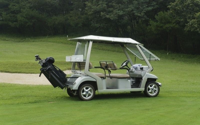 Golf cart khác golf buggy (Nguồn: Internet)