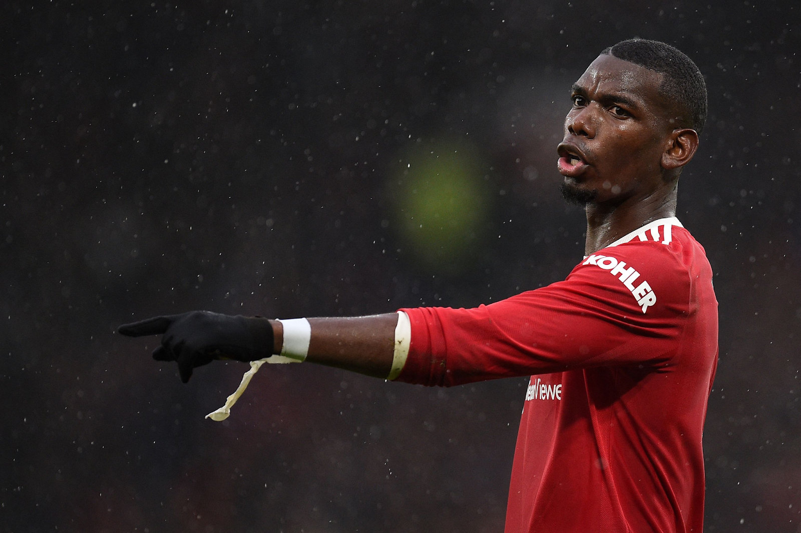 Paul Pogba giữ vai trò quan trong khi chơi cho MU ở vị trí tiền vệ - Nguồn: Internet