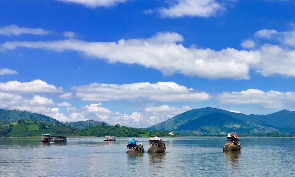 Hồ Lắk - Nguồn: Internet