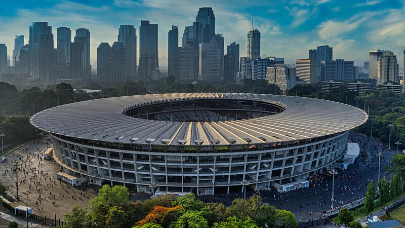 Gelora Bung Karno Stadium có thiết kế mái vòng tròn ấn tượng (Nguồn: Internet)