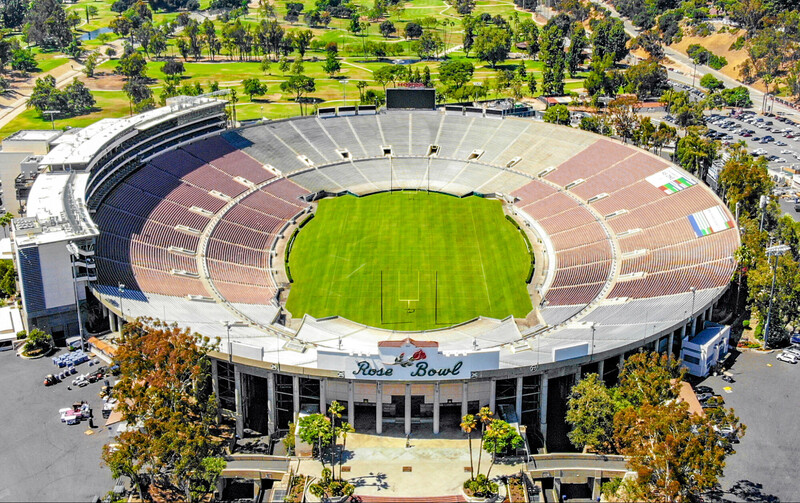 Rose Bowl có cảnh quan thiên nhiên tuyệt đẹp của Pasadena bao quanh (Nguồn: Internet)