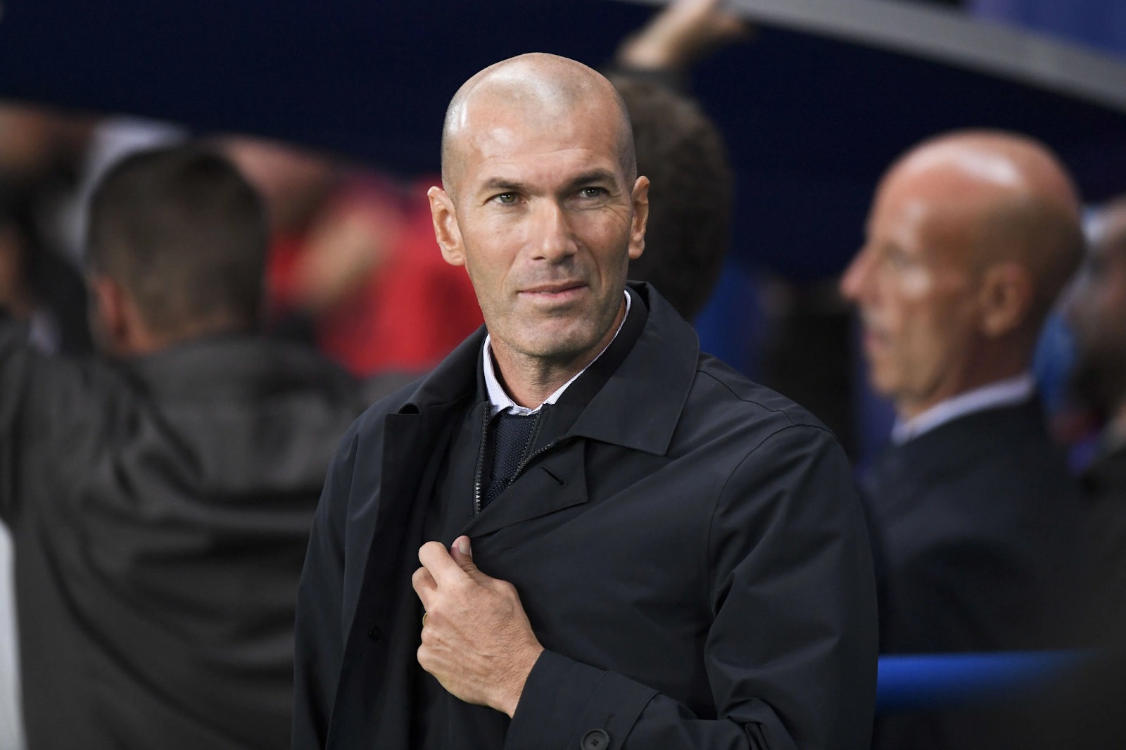 Zinedine Zidane trở thành huấn luyện viên sau khi dừng sự nghiệp thi đấu
