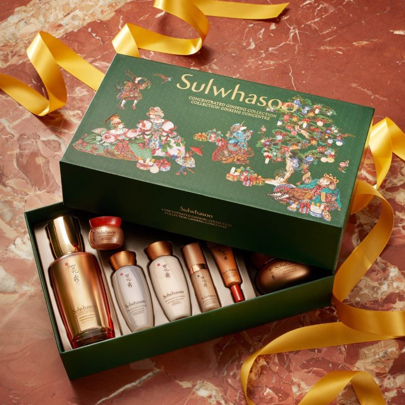 Hộp mỹ phẩm chăm sóc da - quà cưới tặng cô dâu giúp duy trì được sự rạng rỡ - Nguồn: Internet