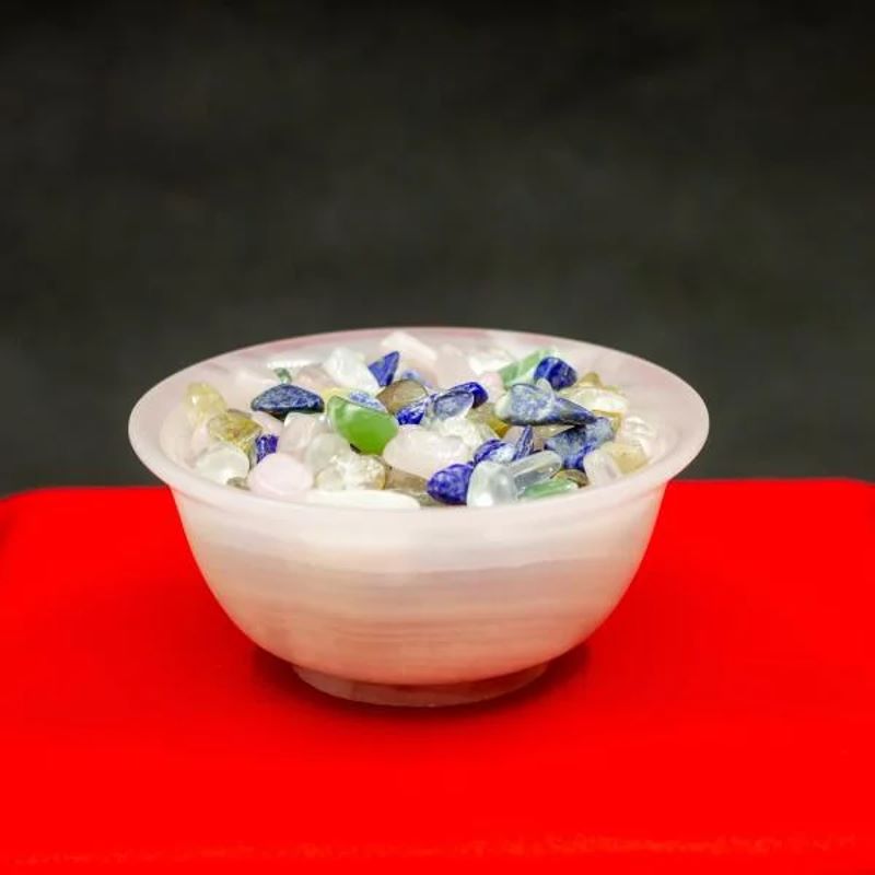 Thạch anh ngũ sắc được dùng phổ biến trong trang trí phong thuỷ (Nguồn: Internet)