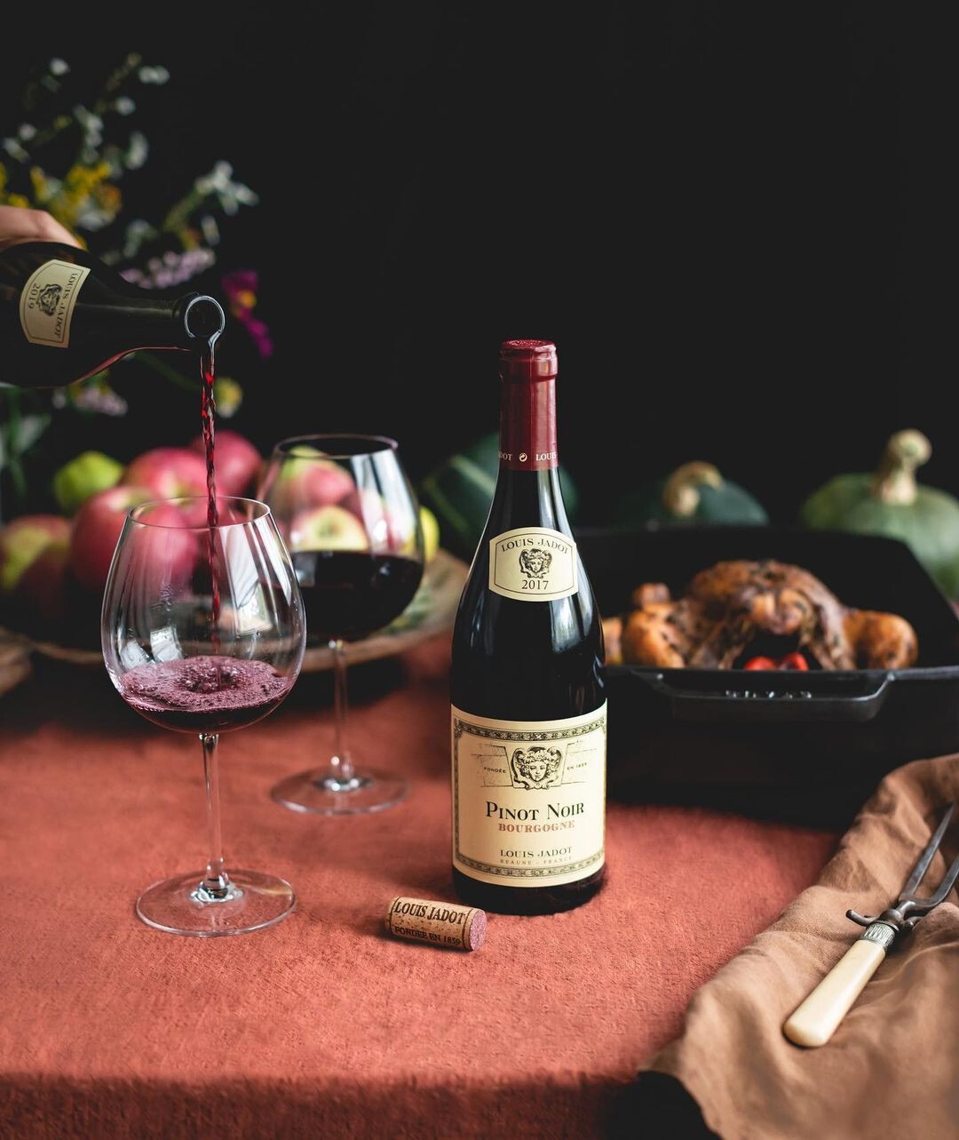 Rượu vang Pháp - món quà giúp sếp tận hưởng sự thư giãn sau buổi làm việc - Nguồn: Internet