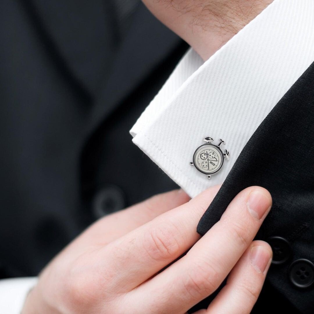 Khuy cài măng sét tay áo sơ mi giúp tạo điểm nhấn sang trọng và tinh tế khi mang