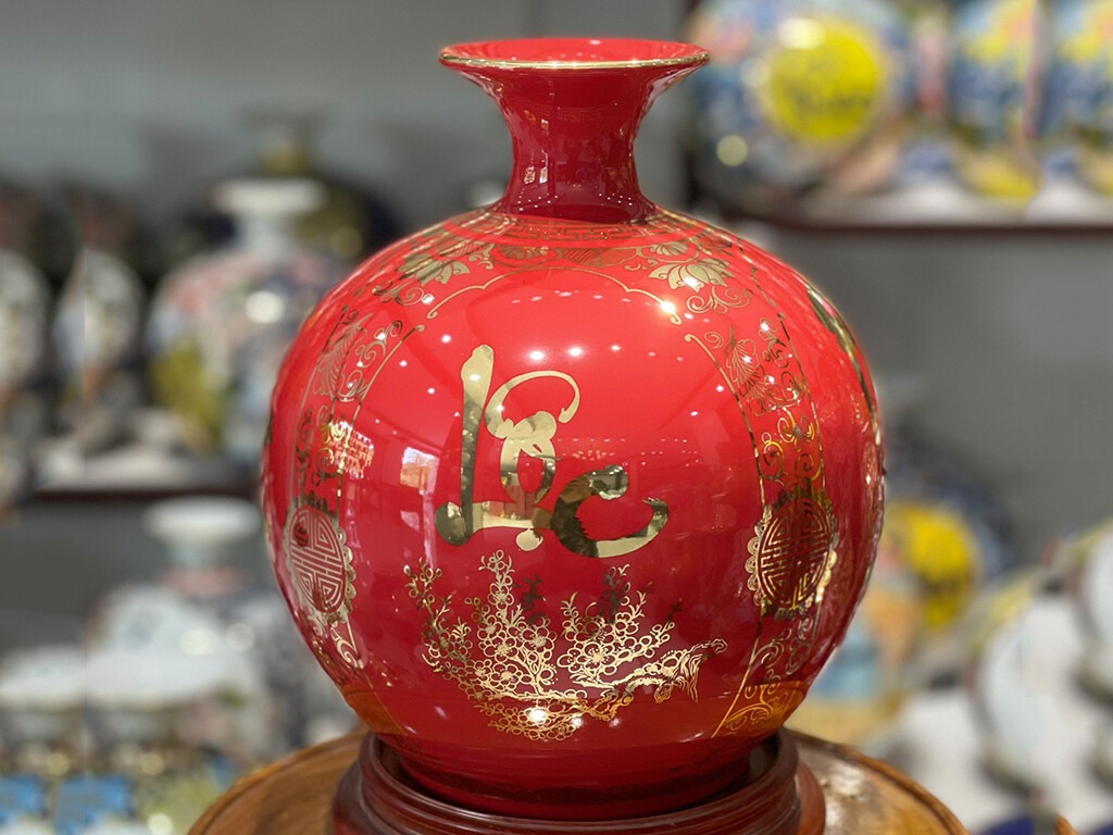 Bình hút tài lộc - món quà tặng thiết thực mừng sếp nam lên chức giúp thu hút tài lộc - Nguồn: Internet